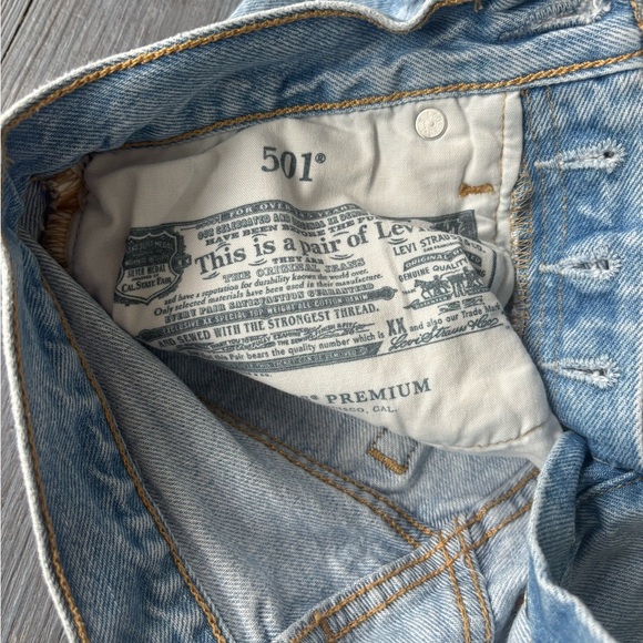 Levi’s women’s 501 cutoff button fly shorts size 24 - Picture 4 of 5